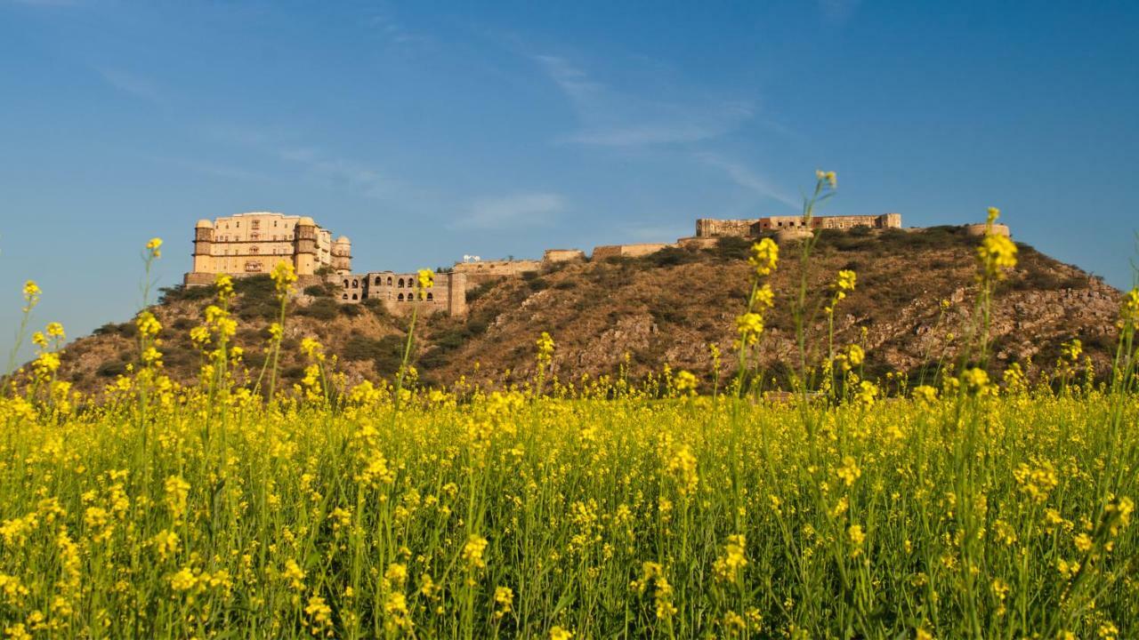 Neemrana'S - Tijara Fort Palace Hotel Exterior photo